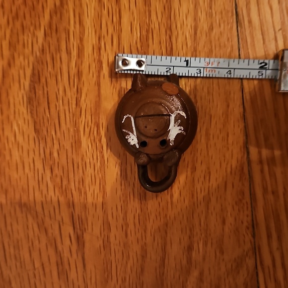 Hand Carved and painted Vintage Brown Wooden Small Pig charm - Picture 4 of 6